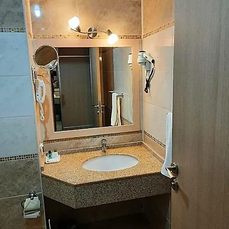 Ξενοδοχείο Nadir Business